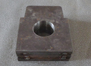 Roller bracket plate