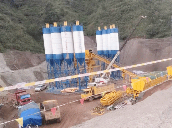  Yunnan Honghe Lvchun County Jianxin double 120 concrete mix