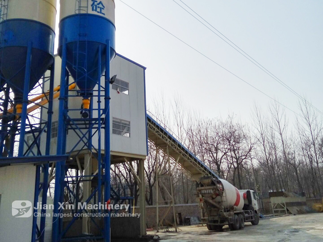 Installation and commissioning site of Yunnan Baoshan HZS90 concrete mixing plant