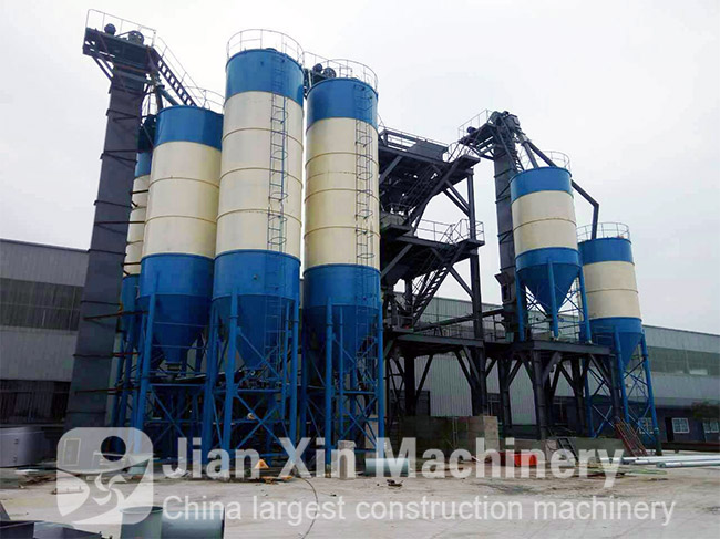 Work site of dry powder mortar production line produced by Zhengzhou Jianxin Machinery.