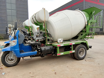 three/five-wheel  mixer truck